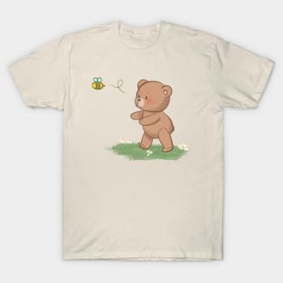 Little Bear Cub Chasing a Bee T-Shirt